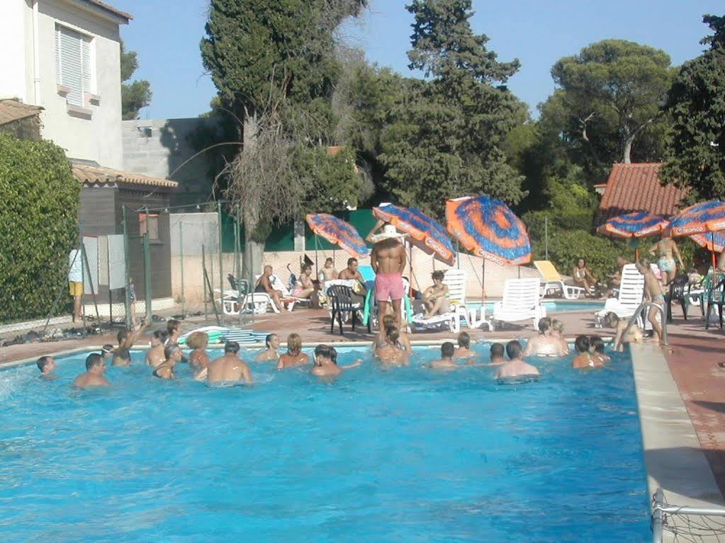 Village Vacances Le Lion De Mer Saint-Raphaël Exterior foto
